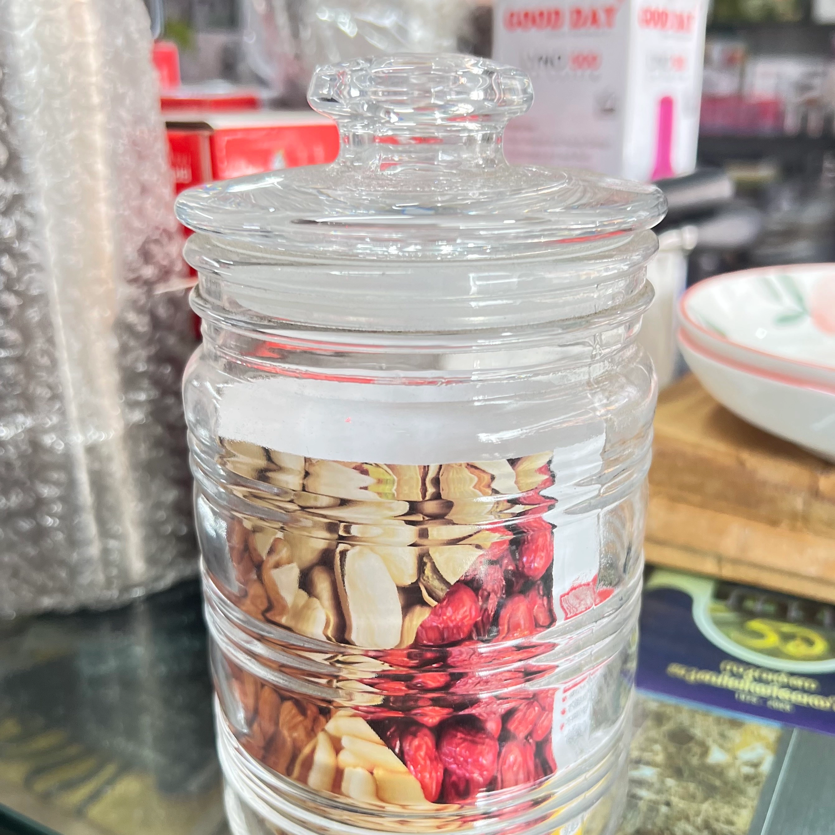Dry food container